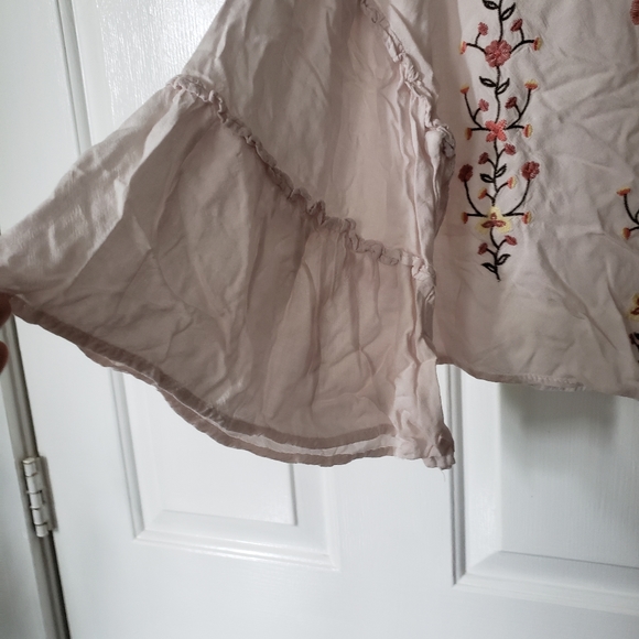 Cute bell sleeve crop top - Picture 3 of 3